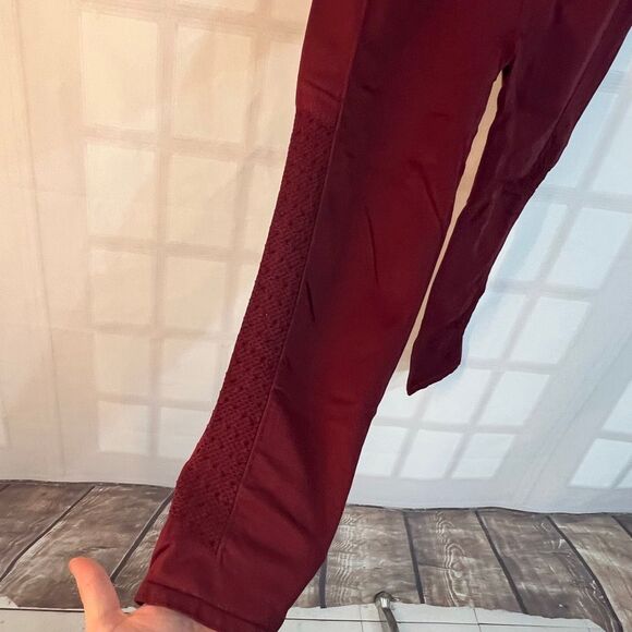 Fabletics sync 7/8 perforated legging size xl - Picture 4 of 8